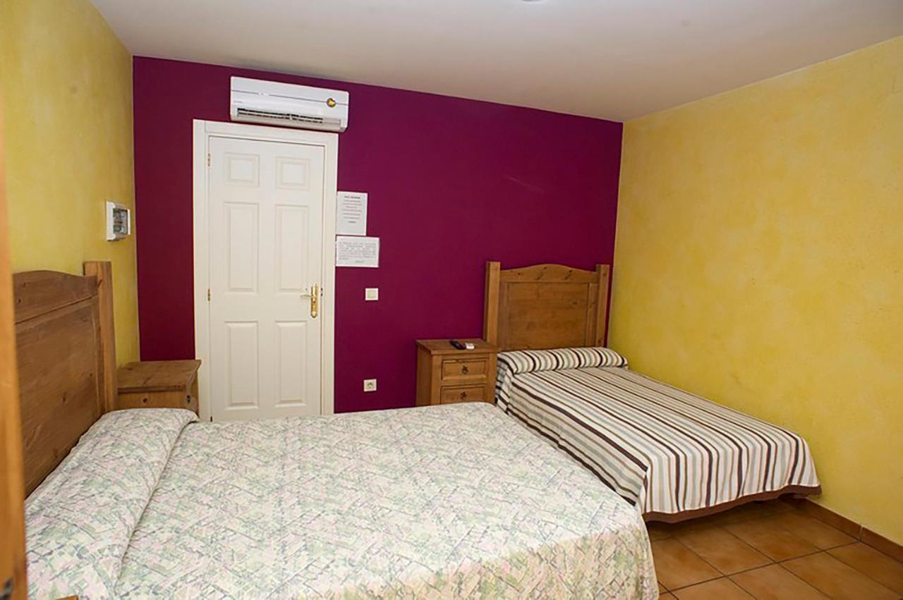 Hostal Velarde Talavera de la Reina Exterior photo